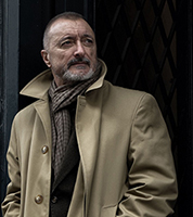 Lo scrittore spagnolo Arturo Perez-Reverte