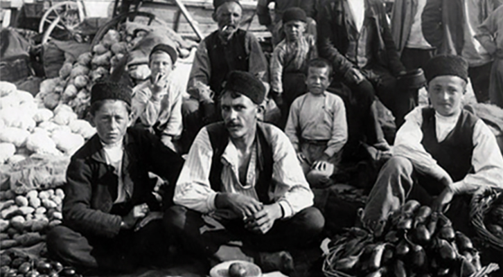 Mosaico Ucraina. Tatari di Crimea in una foto storica