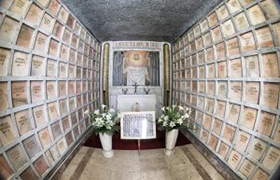 L'ossario che contiene le spoglie di 184 bambini uccisi a Gorla insieme a 20 componenti il personale scolastico