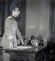 Giuseppe Bottai durante un discorso