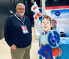 Il segretario generale dell'Ugl Paolo Capone allo stand delle edizioni Es