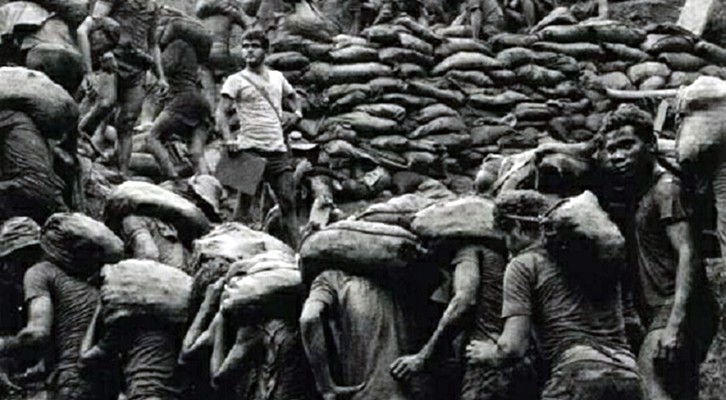Miniera nella Serra Pelada, nello stato brasiliano del Parà (particolare di una foto di S.Salgado)