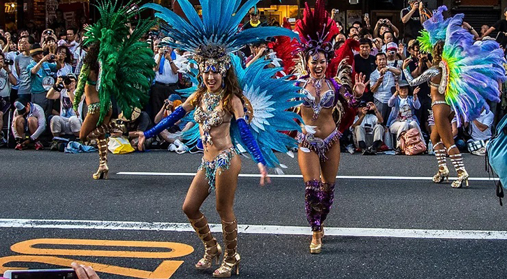 Giappone. Il Carnevale di Tokio si svolge in agosto nel quartiere quartiere di Asakusa