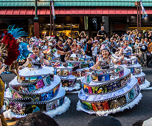 Il Carnevale di Tokio. L'ala delle Baiane con gli occhi a mandorla