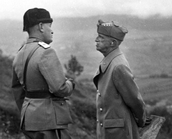 Benito Mussolini con il re Vittorio Emanuele III