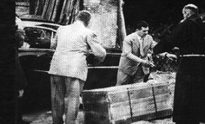 Il corpo di Mussolini arriva nascosto in un baule nel convento di Cerro Maggiore