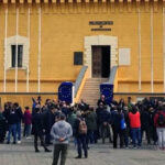 Ventotene, 23 marzo 2025. Lo sparuto gruppo di esponenti del Pd in pellegrinaggio nell'isola dove Altiero Spinelli e Ernesto Rossi, al confino durante il regime fascista, redassero il famoso Manifesto