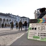 Un momento delle riprese del film Alla Festa della Rivoluzione, diretto da Armando Catinari