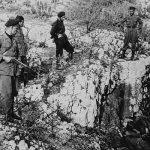 Fausto Biloslavo sfida la narrazione dominante sulle foibe e rilancia una lettura militante e controversa intorno ad un confine che divide ancora.