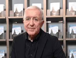 Il giornalista e scrittore Franco Currò autore de Il coltello della memoria