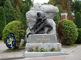 La tomba di Ivan Franko nel cimitero Lychakivske di Leopoli (foto dell'autore).